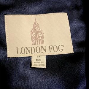 Men’s NWT London Fog lined trench coat Size 40. Color is Navy Blue.
